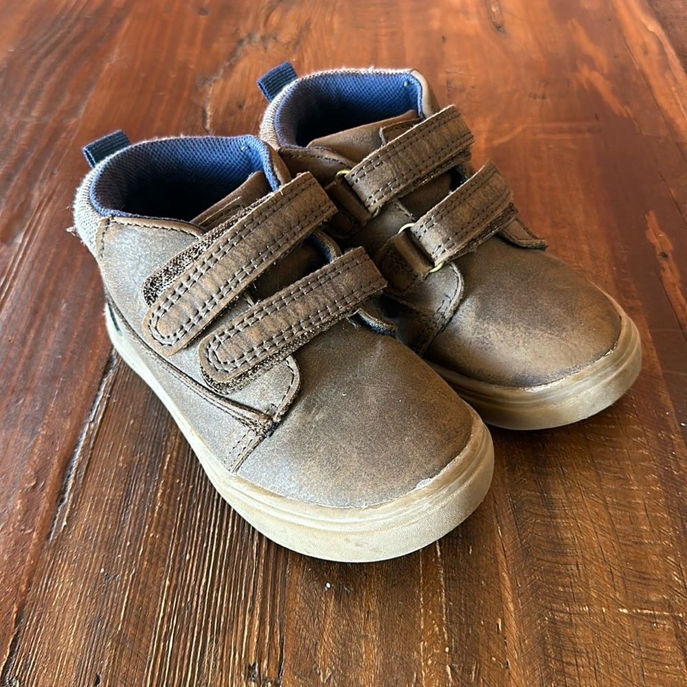 Cat & Jack size 7 toddler boot - brown